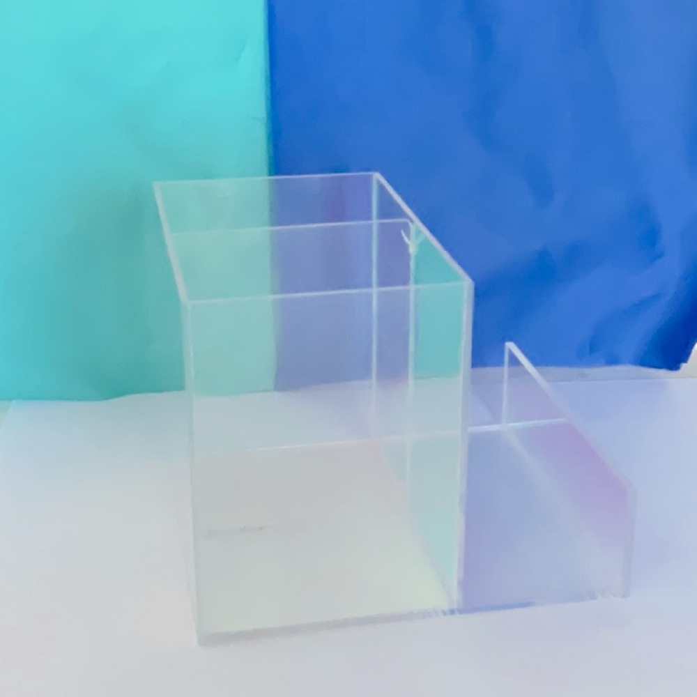 Iridescent container - Picture 2 of 4